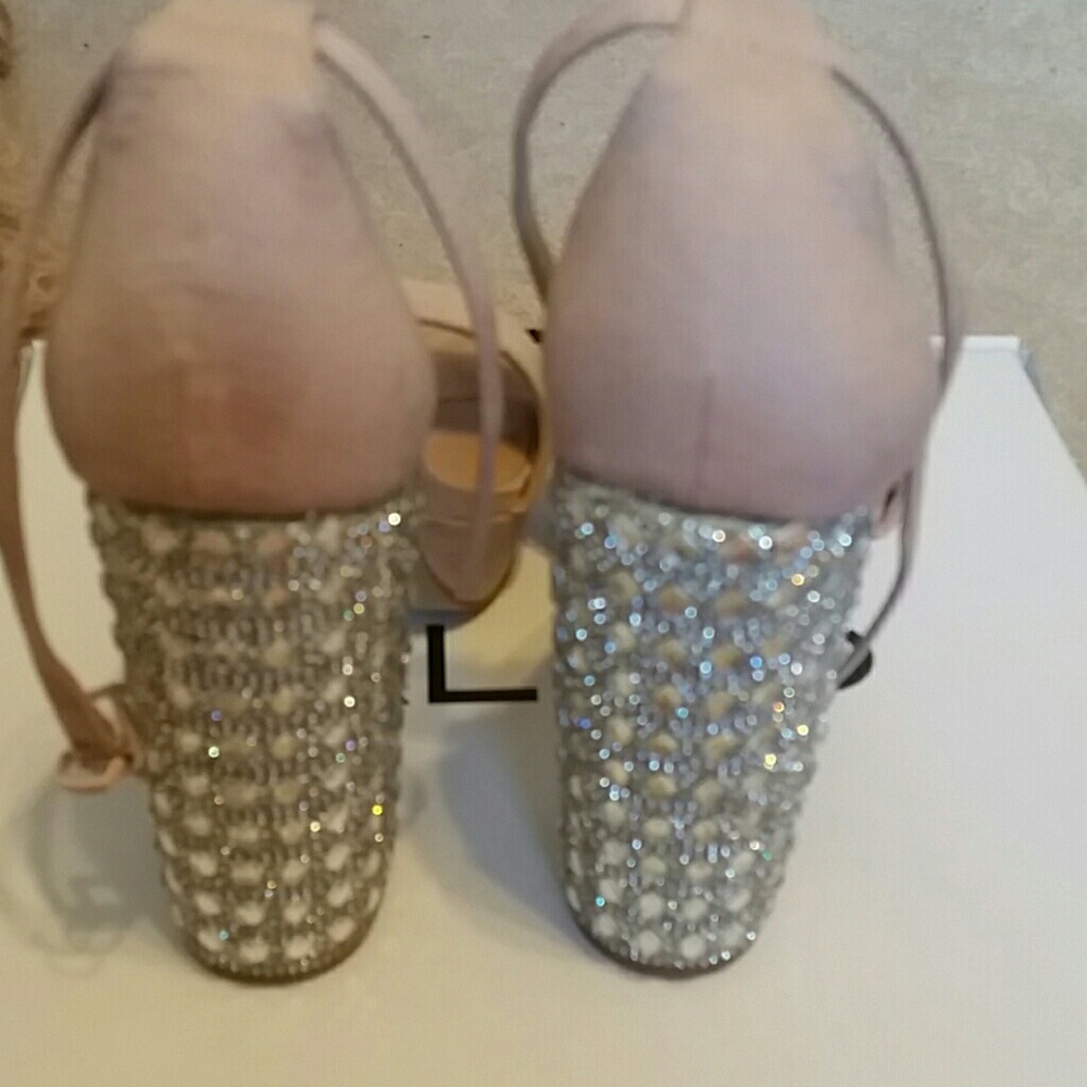 Shoes - Picture 2 of 4